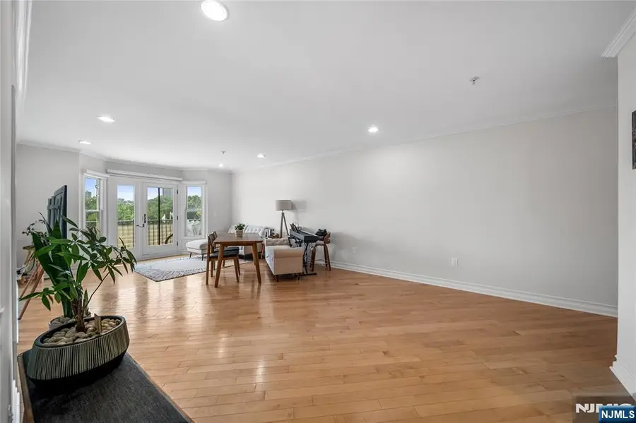 123 The Promenade 123, Edgewater, NJ 07020 - #2