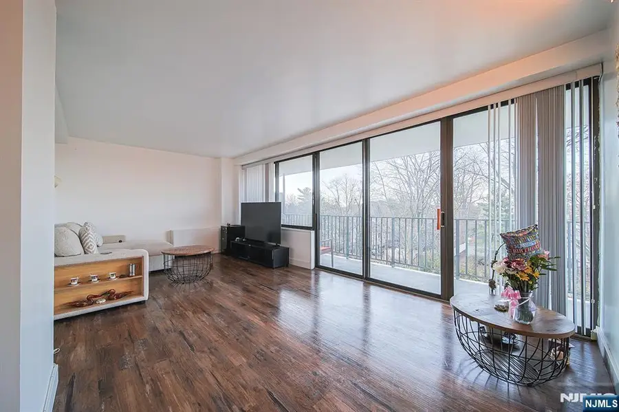 277 Prospect Avenue 4A, Hackensack, NJ 07601 - #2