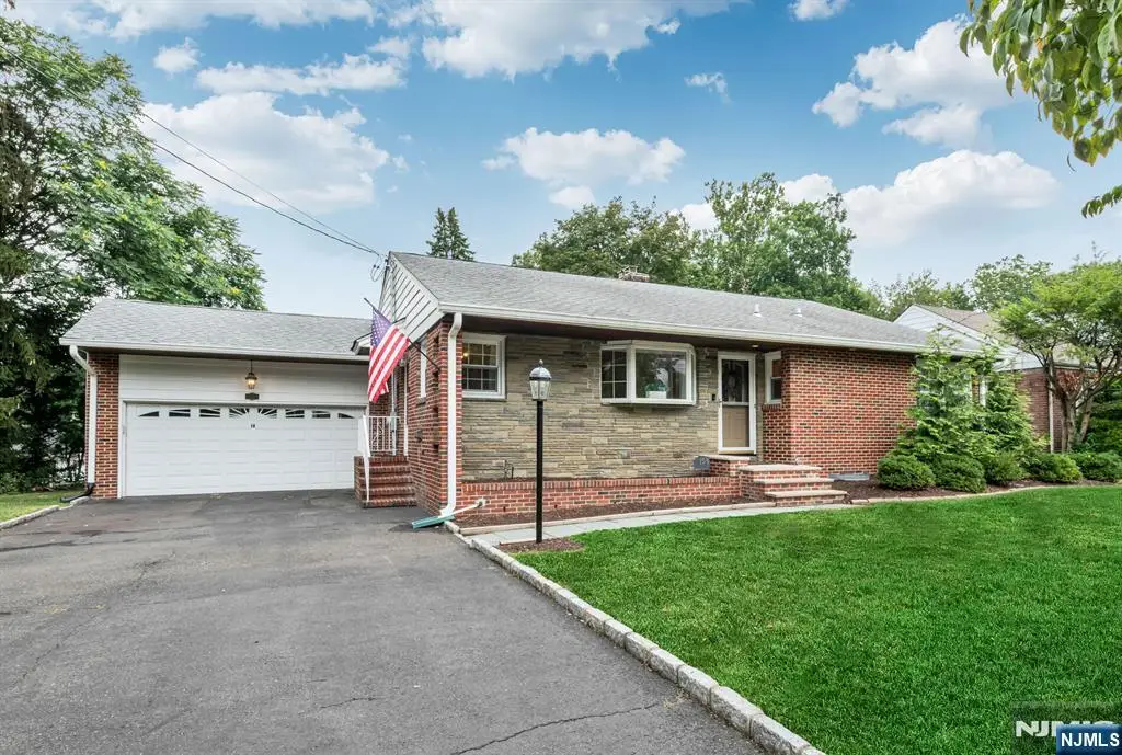 15 Kingwood Drive, Little Falls, NJ 07424 - #1