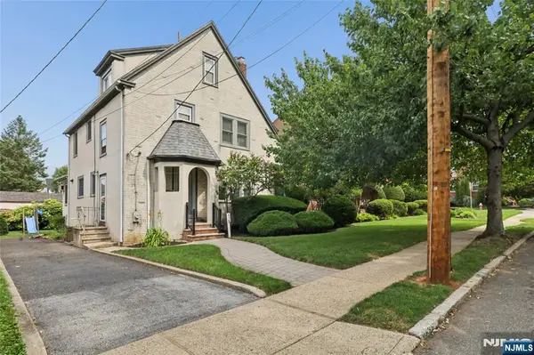 936 Red Road, Teaneck, NJ 07666