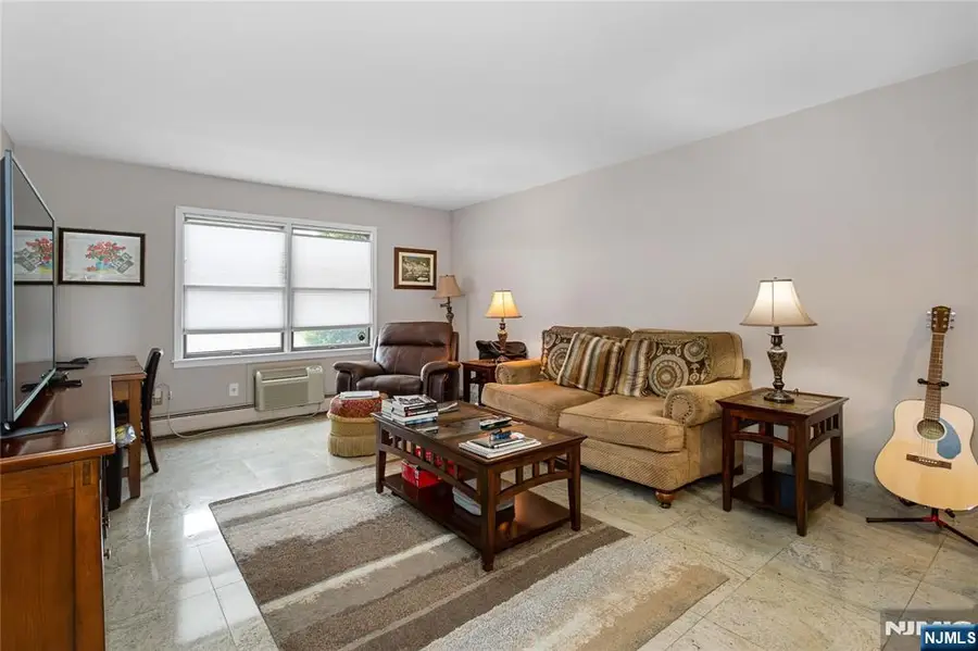 25 Market Street 4, Saddle Brook, NJ 07663 - #3