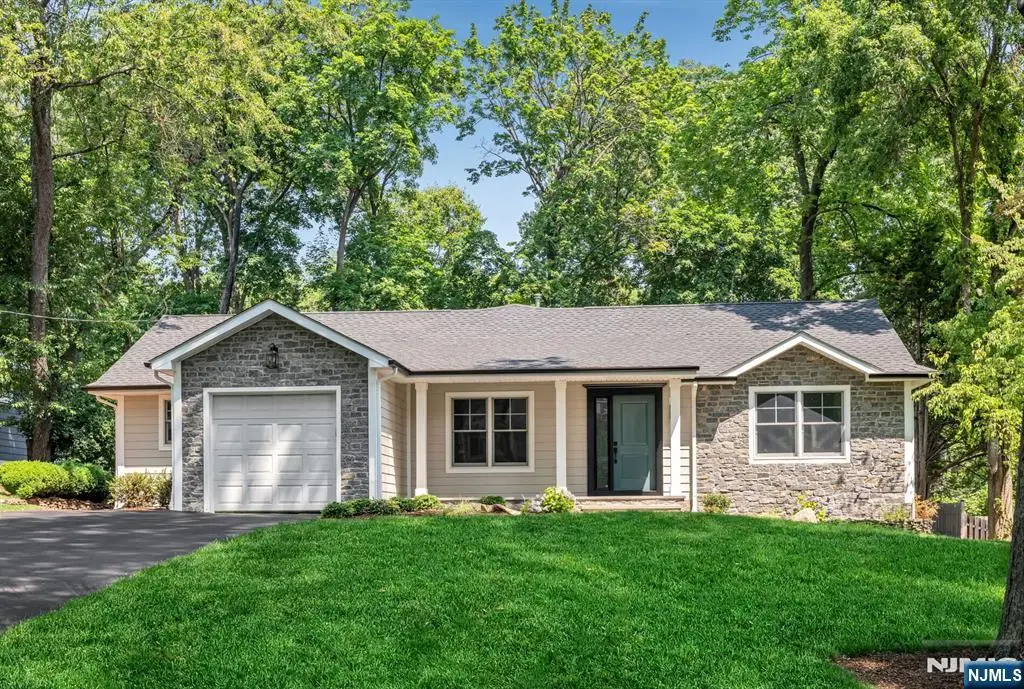 5 Blanchfield Court, Ho Ho Kus, NJ 07423 - #1