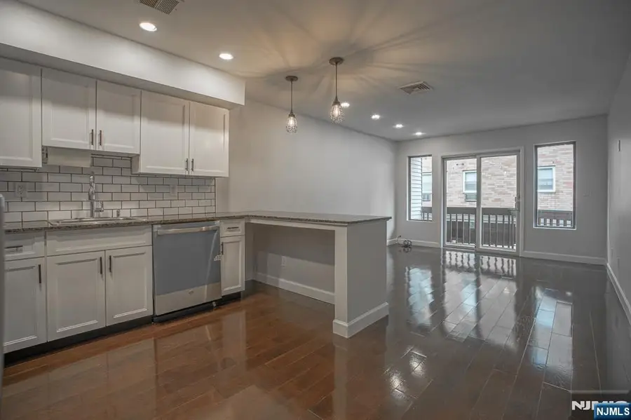 31 Fairmount Avenue 6A, Hackensack, NJ 07601 - #2