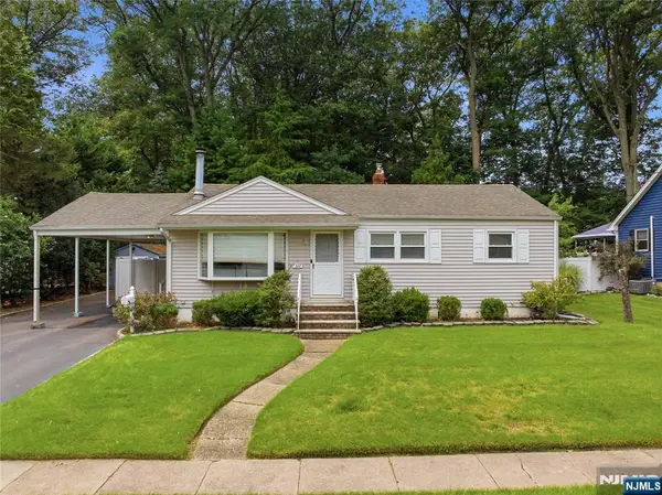 320 Ridgewood Blvd North, Twp of Washington, NJ 07676