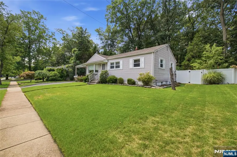 320 Ridgewood Blvd North, Township Of Washington, NJ 07676 - #2
