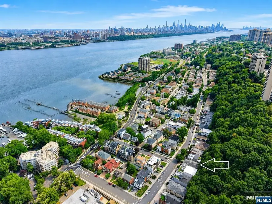 750 Undercliff Avenue, Edgewater, NJ 07020 - #2