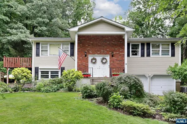 6 Cooper Drive, Wanaque, NJ 07465