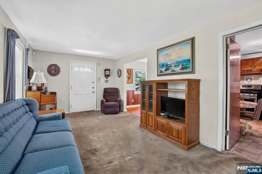 185 Reldyes Avenue, Leonia, NJ 07605 - #3