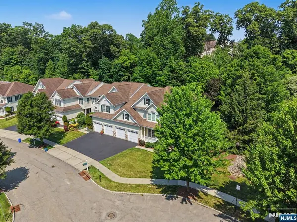 79 S Mackenzie Lane, Denville Township, NJ 07834