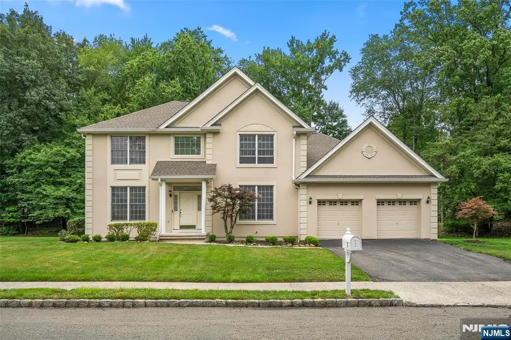 7 Woods Edge, Old Tappan, NJ 07675 - #1