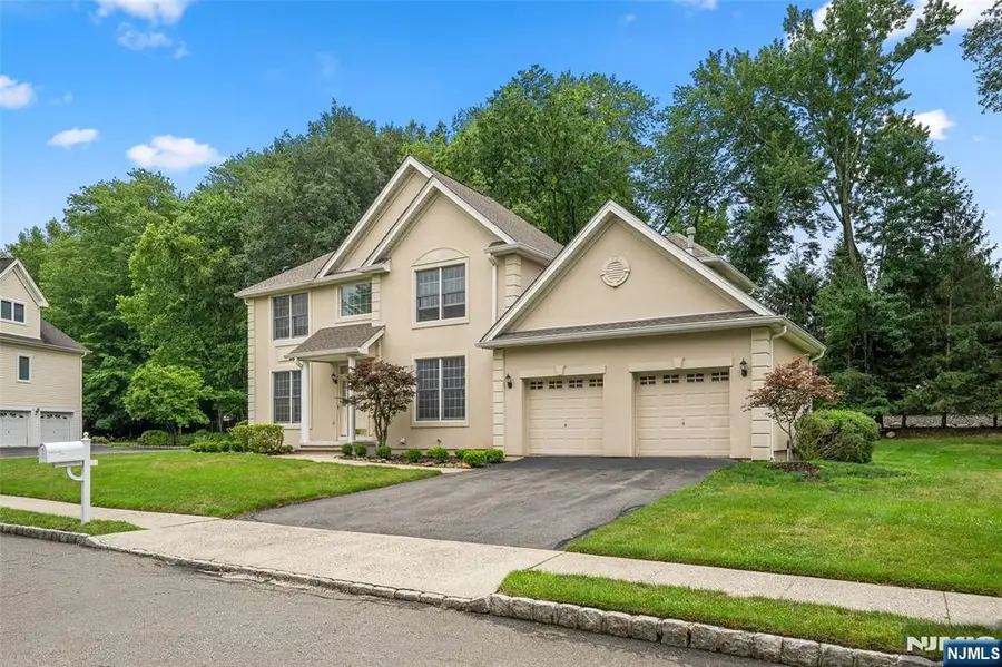 7 Woods Edge, Old Tappan, NJ 07675 - #2