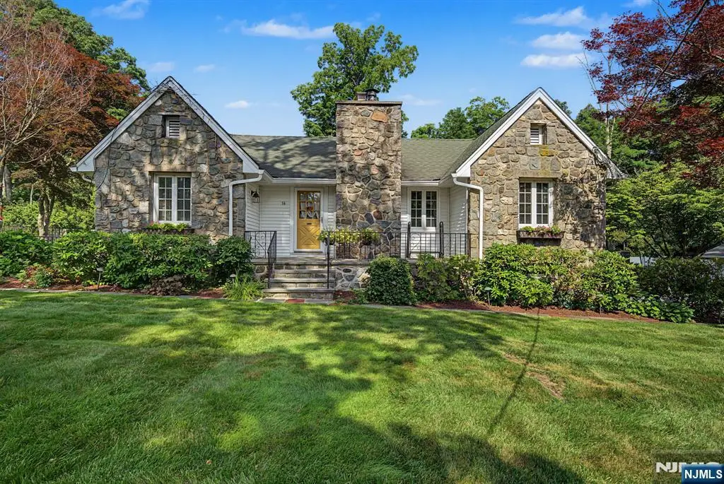 16 Weir Place, Ringwood, NJ 07456 - #1