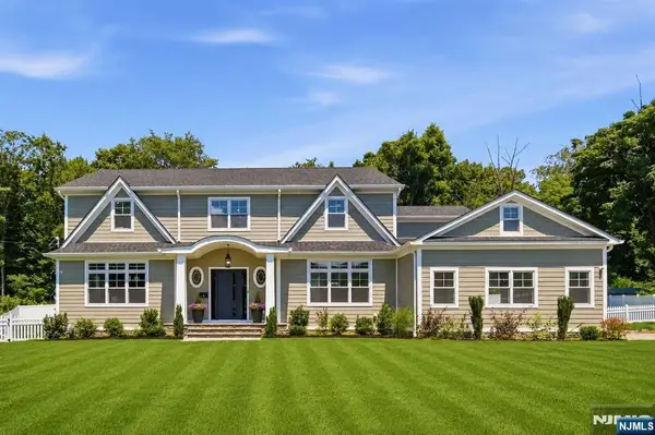 2 Wingate Drive, Livingston, NJ 07039