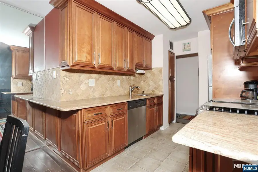 6040 Boulevard 8H, West New York, NJ 07093 - #2