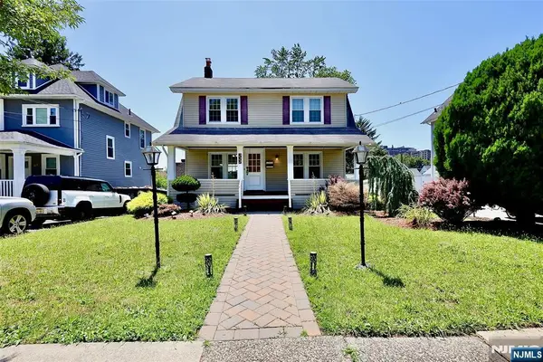 233 Hamilton Place, Hackensack, NJ 07601