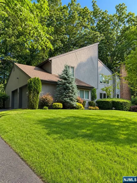 8 Bayard Lane, Mahwah, NJ 07430 - #1