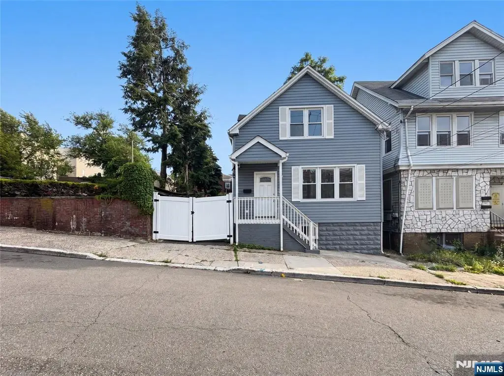 15 Arverne Terrace, Irvington, NJ 07111 - #1