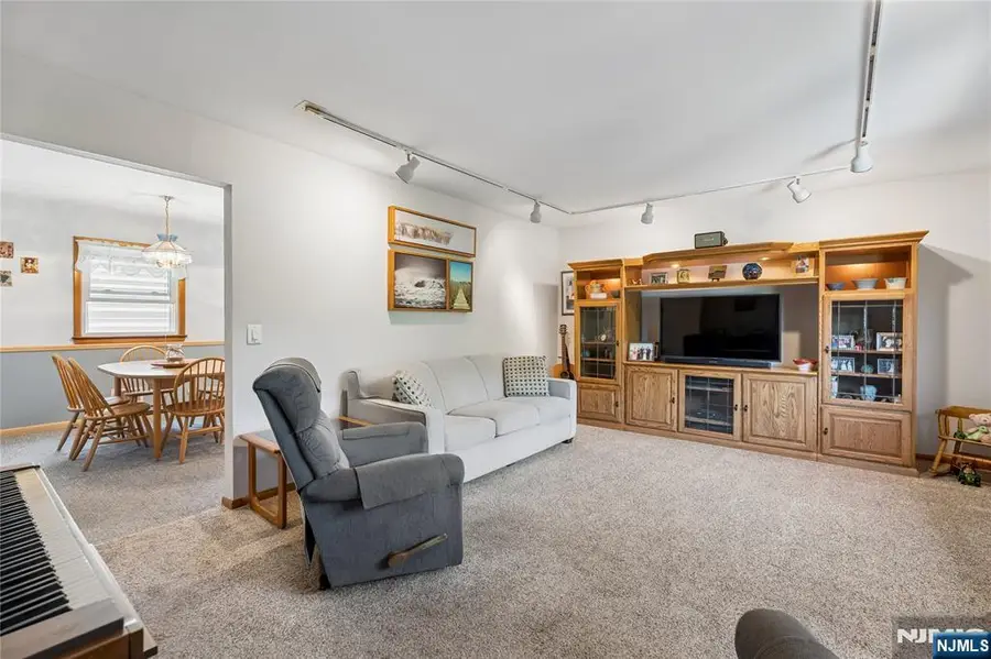4 Dogwood Terrace, Wayne, NJ 07470 - #2