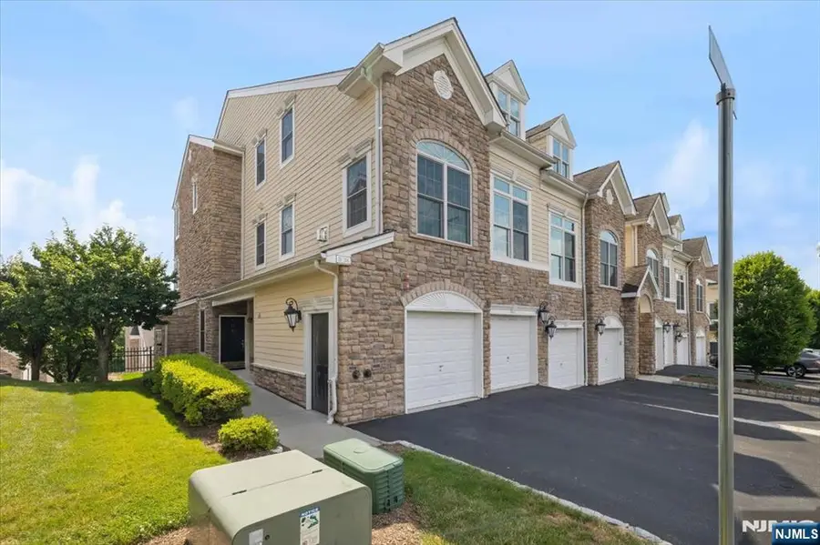 31 Forshee Circle 101, Montvale, NJ 07645 - #3