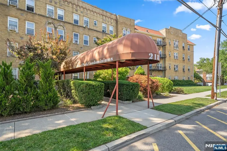218 Broad Avenue 3C, Leonia, NJ 07605 - #2