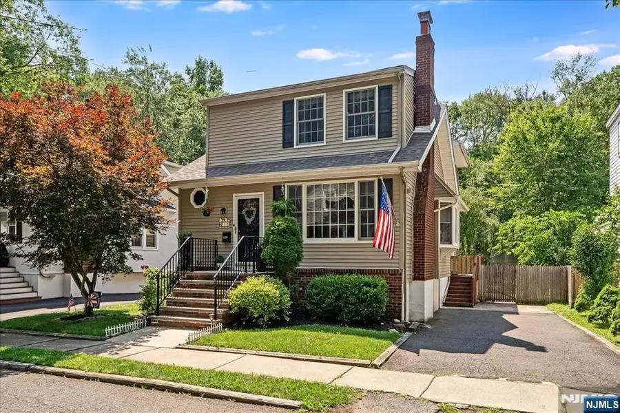15 Oak Street, Hillsdale, NJ 07642 - #2
