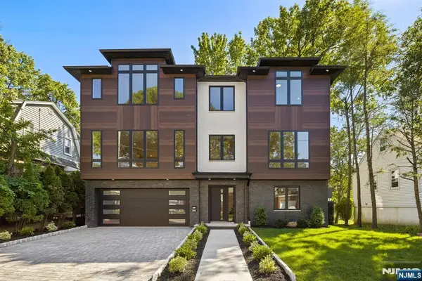 264 Beverly Hills Road, Fort Lee, NJ 07024