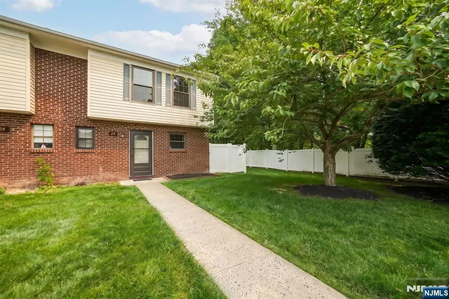 25 Driscoll Court, North Brunswick, NJ 08902 - #2