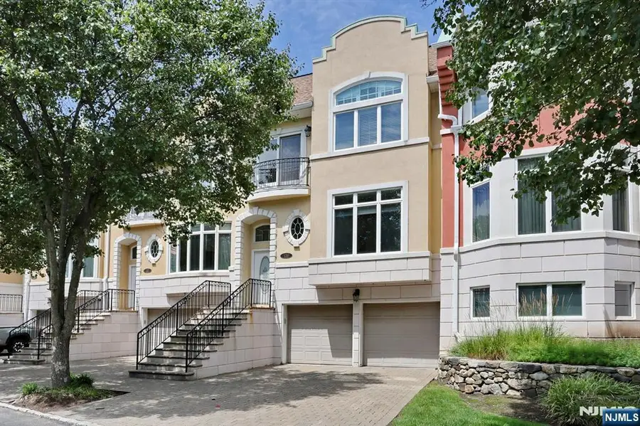 136 Winding Creek, Old Tappan, NJ 07675 - #2
