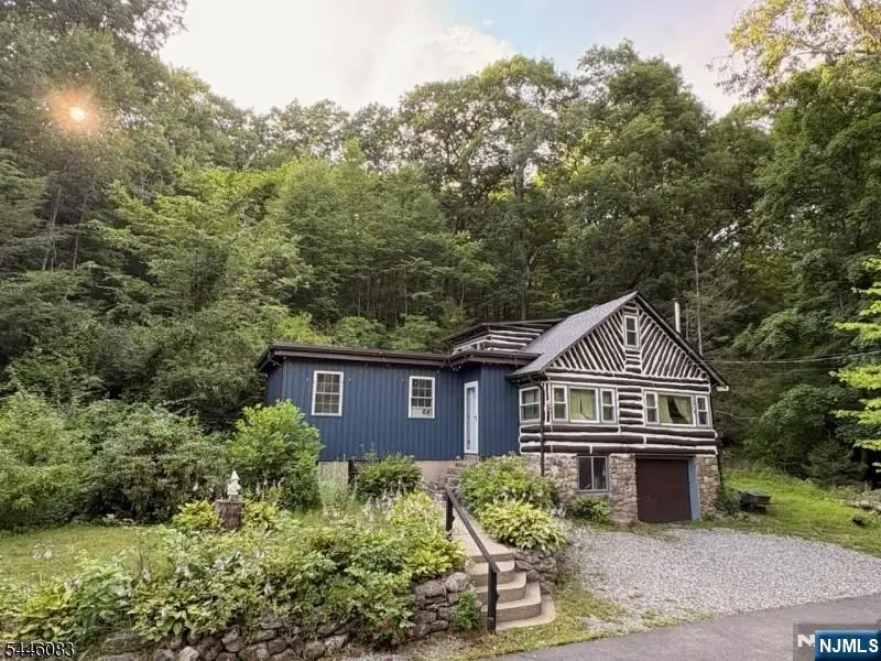 83 Terra Cotta Road, Hewitt, NJ 07421 - #1
