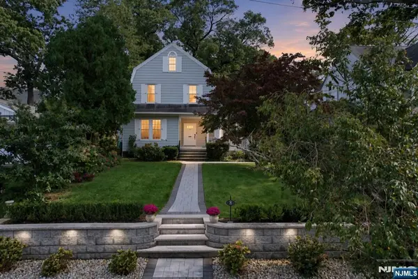 8 Franklin Place, Montclair, NJ 07042