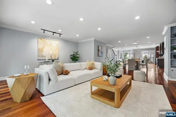 352 Gorge, Cliffside Park, NJ 07010