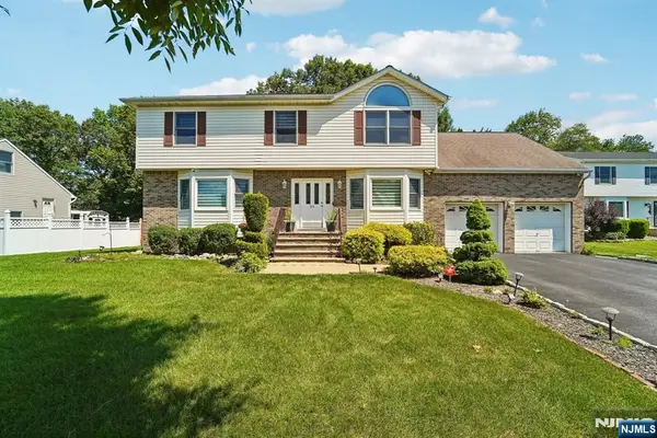 22 Brighton Terrace, Par-troy Hills Twp., NJ 07054