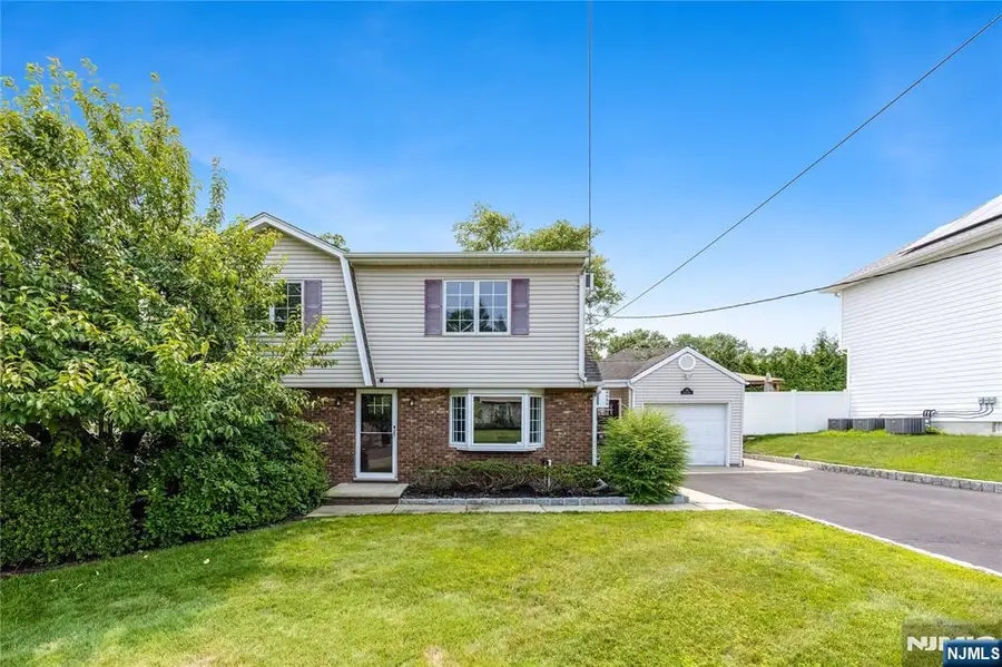 182 Coombs Drive, Paramus, NJ 07652 - #3