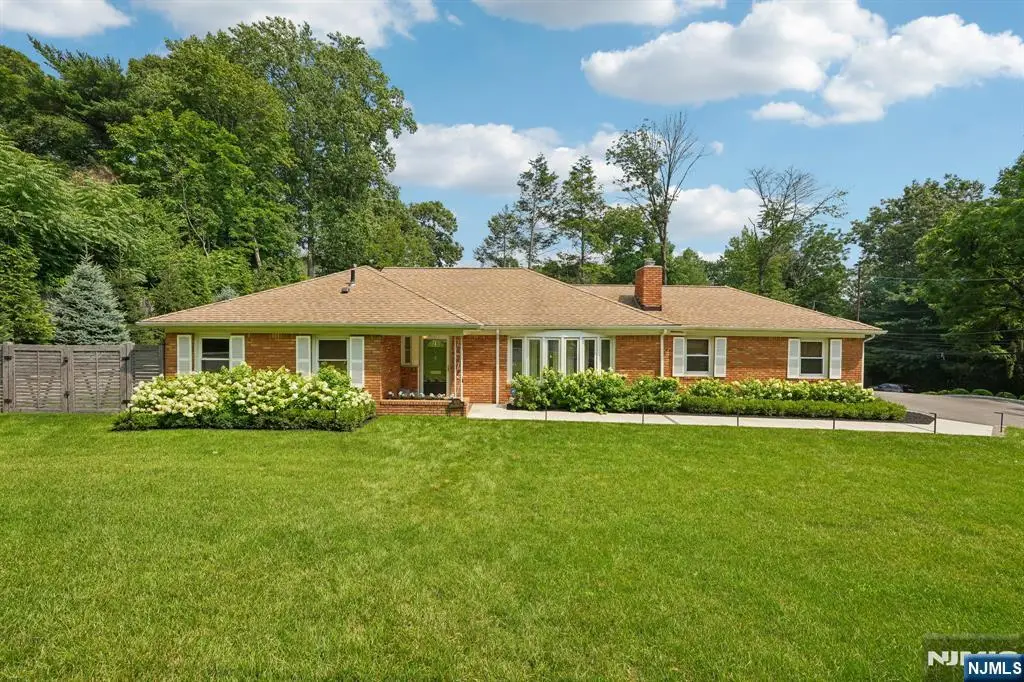 1625 Nottingham Way, Mountainside, NJ 07092 - #1