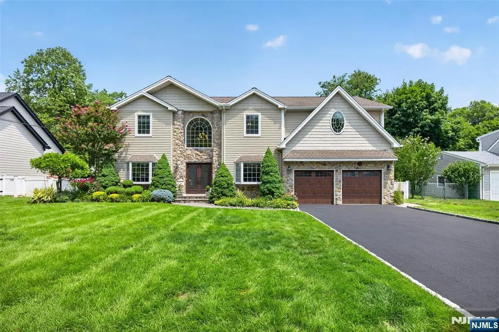 33 Crestwood Drive, Glen Rock, NJ 07452 - #1