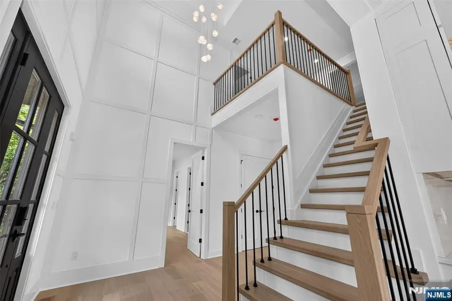 27 Crestwood Drive, Glen Rock, NJ 07452 - #2