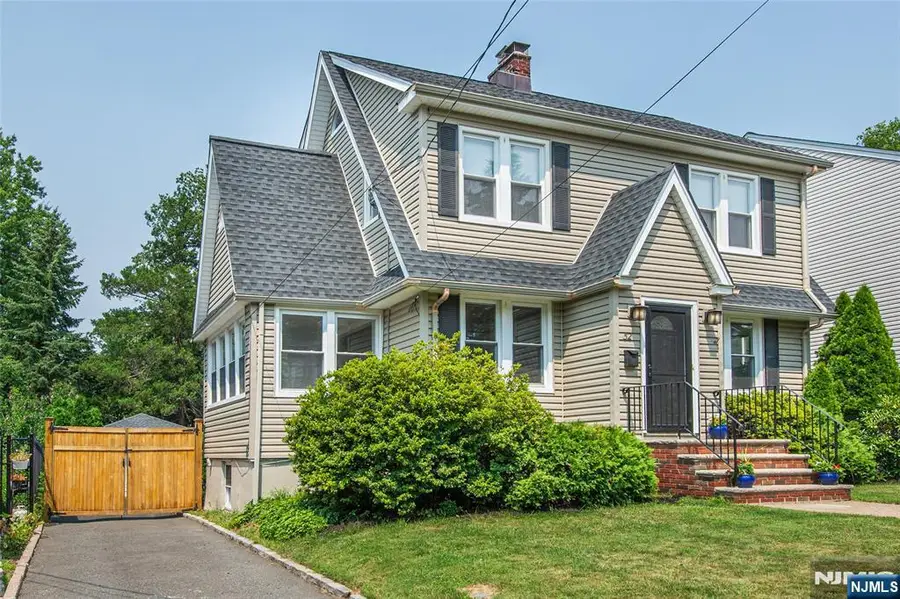 52 Linden Avenue, Verona, NJ 07044 - #2