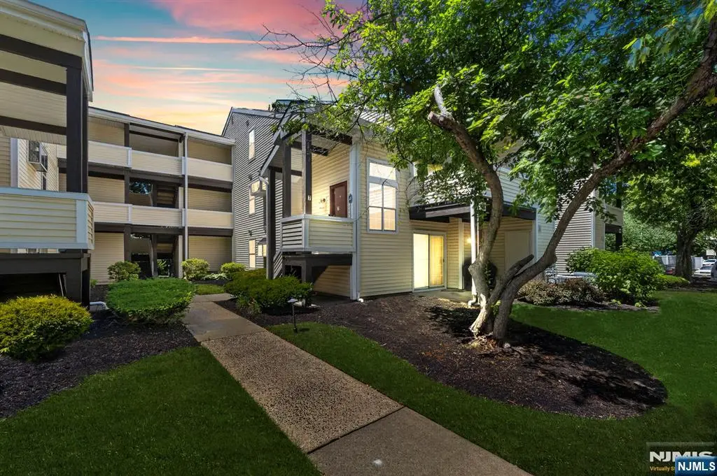 121 Country Club Drive 10, Union, NJ 07083 - #1
