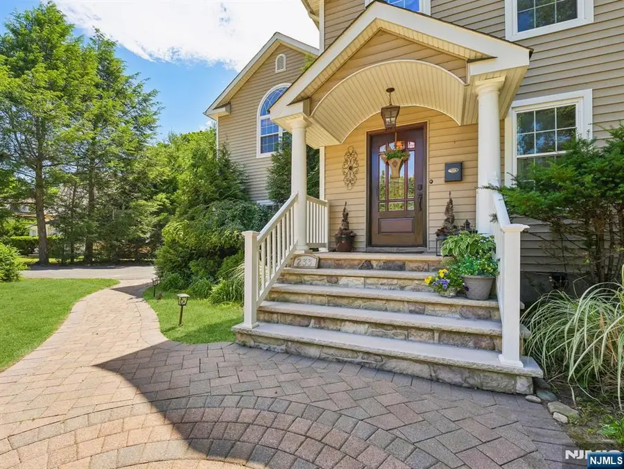 233 Park Avenue, Allendale, NJ 07401 - #3
