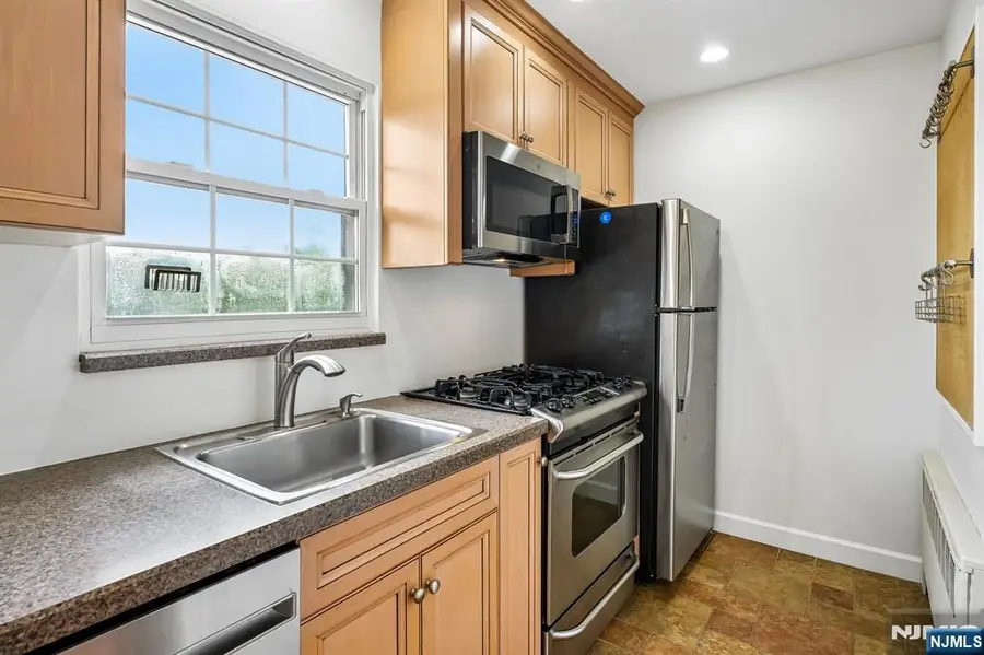 16 Wedgewood Drive 24, Verona, NJ 07044 - #3