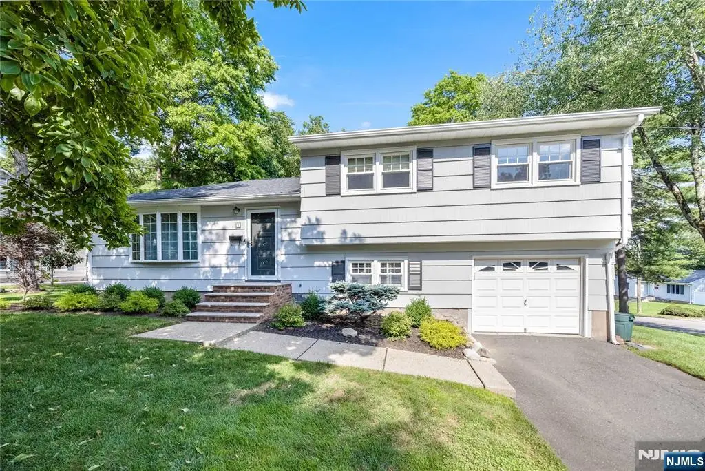 1 Crest Drive, Montvale, NJ 07645 - #1