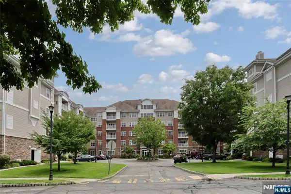 8107 Warrens Way, Wanaque, NJ 07465