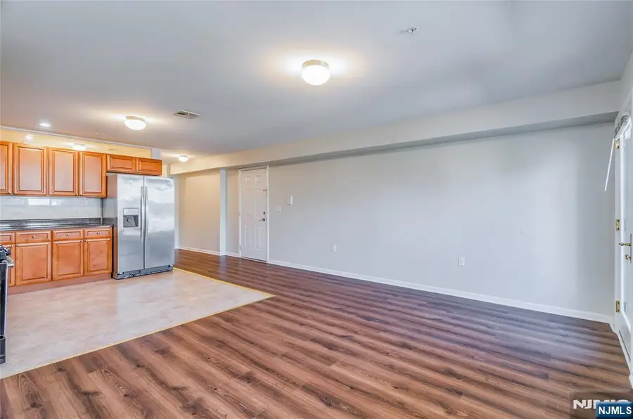 148 Oakwood Avenue A, Cliffside Park, NJ 07010 - #3