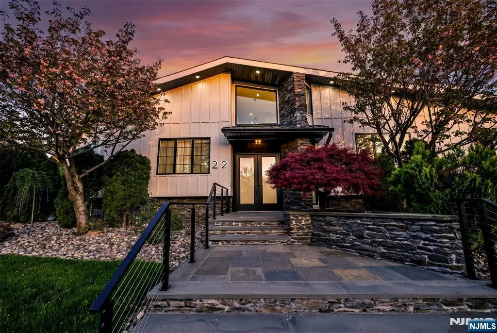 22 Berkshire Place, Englewood Cliffs, NJ 07632 - #1