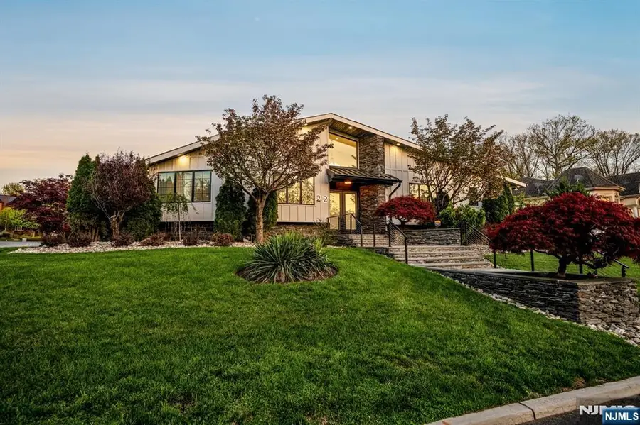 22 Berkshire Place, Englewood Cliffs, NJ 07632 - #2