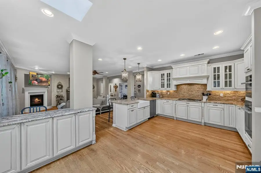 3 Cliff Road, Wayne, NJ 07470 - #2