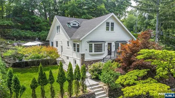 8 Birchwood, North Caldwell, NJ 07006