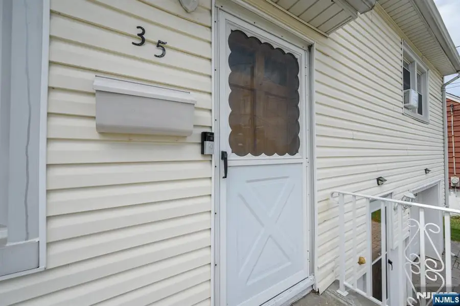 35 Werneking Place, Little Ferry, NJ 07643 - #2