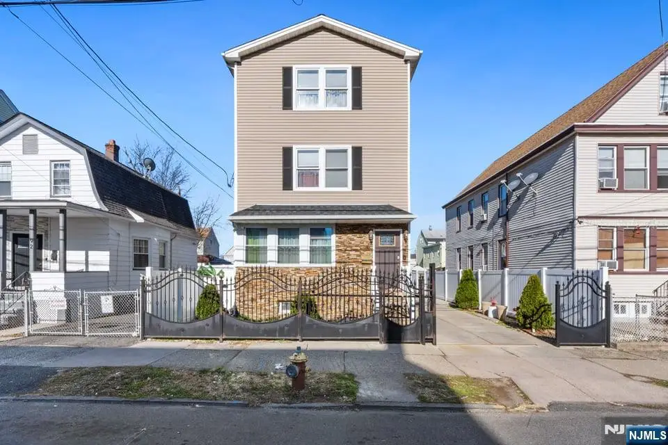 88-90 18th Street, Paterson, NJ 07524 - #1