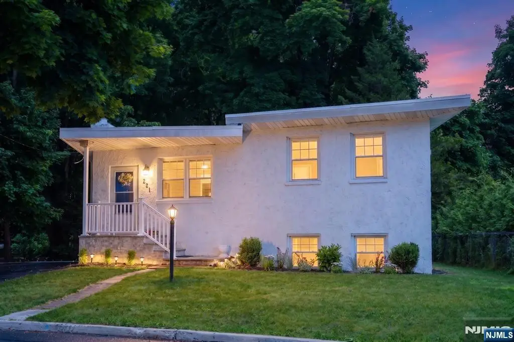 221 Lakeview Drive, Ridgewood, NJ 07450 - #1
